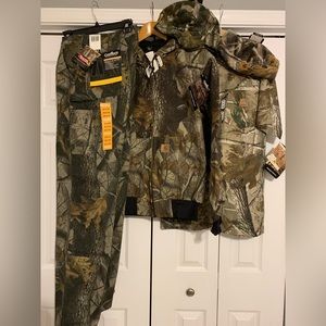 NEW CARHARTT MENS CAMO LOT